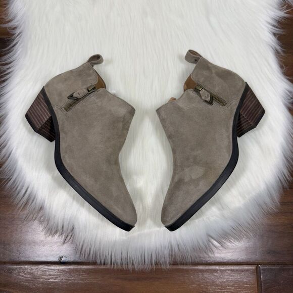 Vionic Women's Size 6 Stone Suede Leather Cecily Ankle Boot‎ Booties - Picture 1 of 15